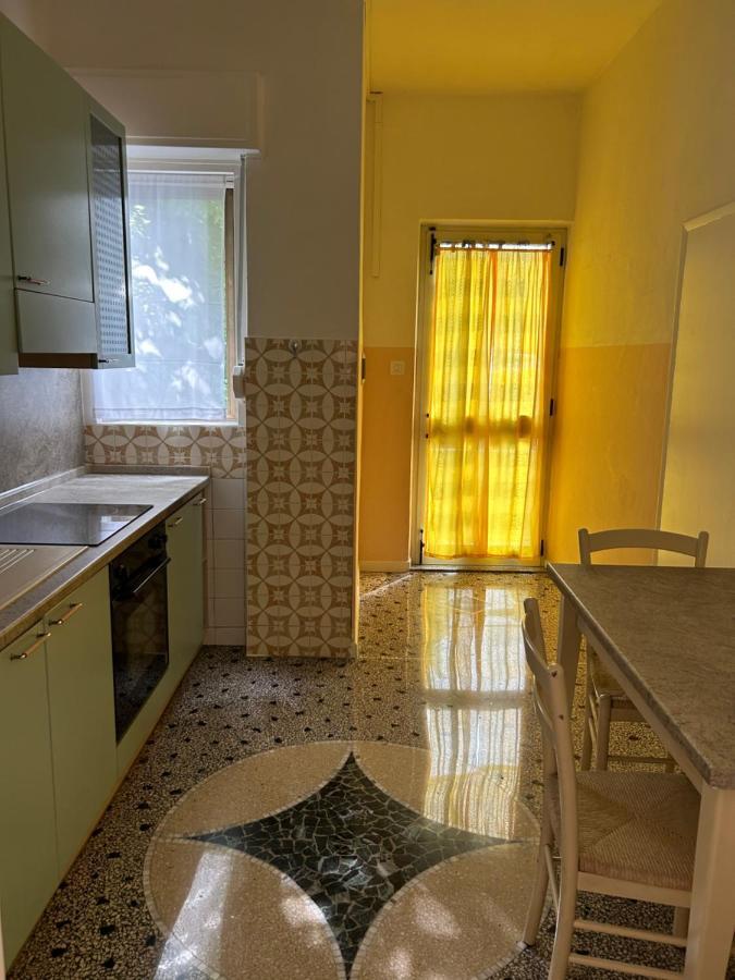 Gg Apartment Salò Eksteriør billede